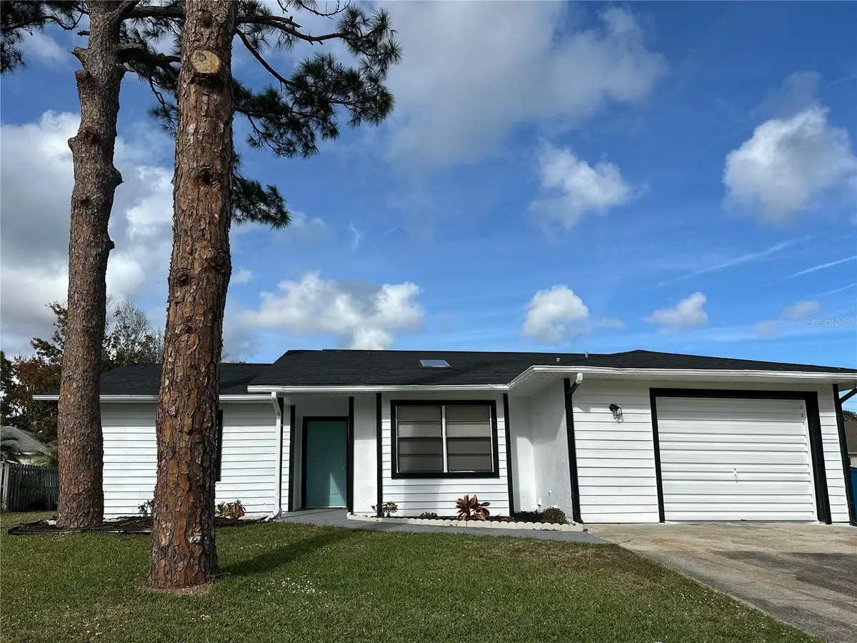 711 KEMPTEN ST NW, Palm Bay, FL 32907