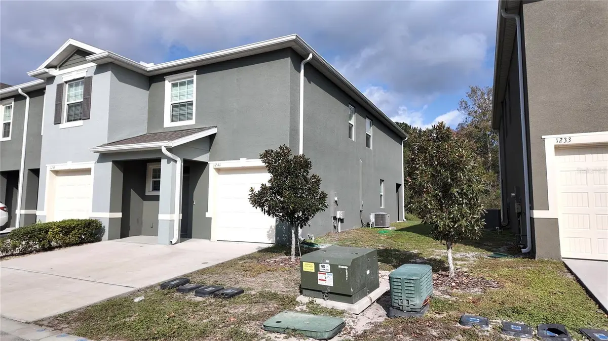 1241 YELLOW FINCH DR, Davenport, FL 33837