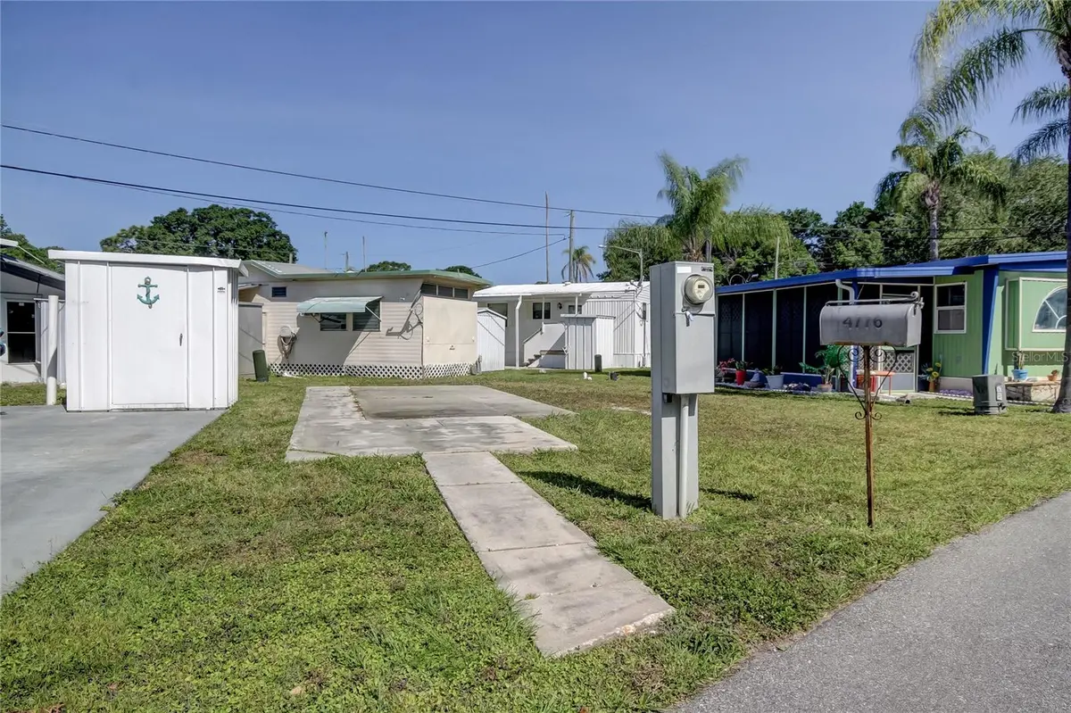 4776 66TH LN N #12, St Petersburg, FL 33709