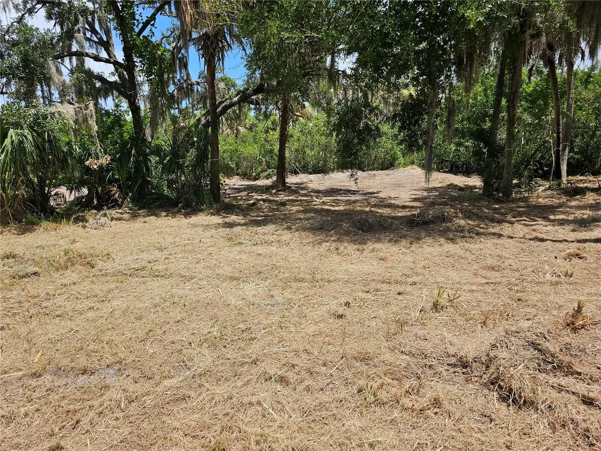 2504, 2506, and 2508 RIVER BEND DR, Ruskin, FL 33570