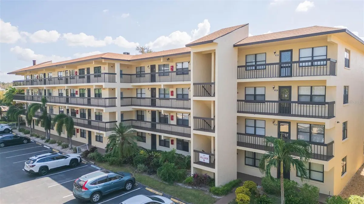 315 30 AVE W #B201, Bradenton, FL 34205