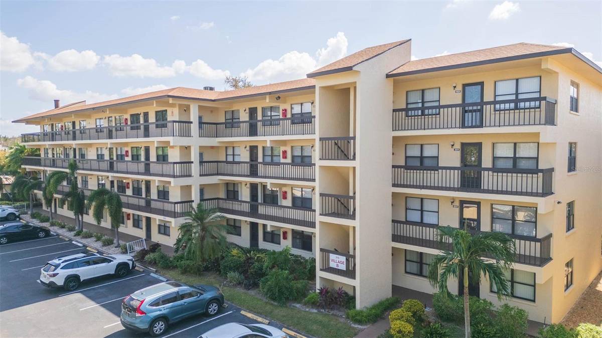 315 30 AVE W #B201, Bradenton, FL 34205