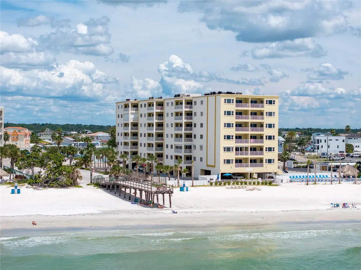 17450 GULF BLVD #206, Redington Shores, FL 33708