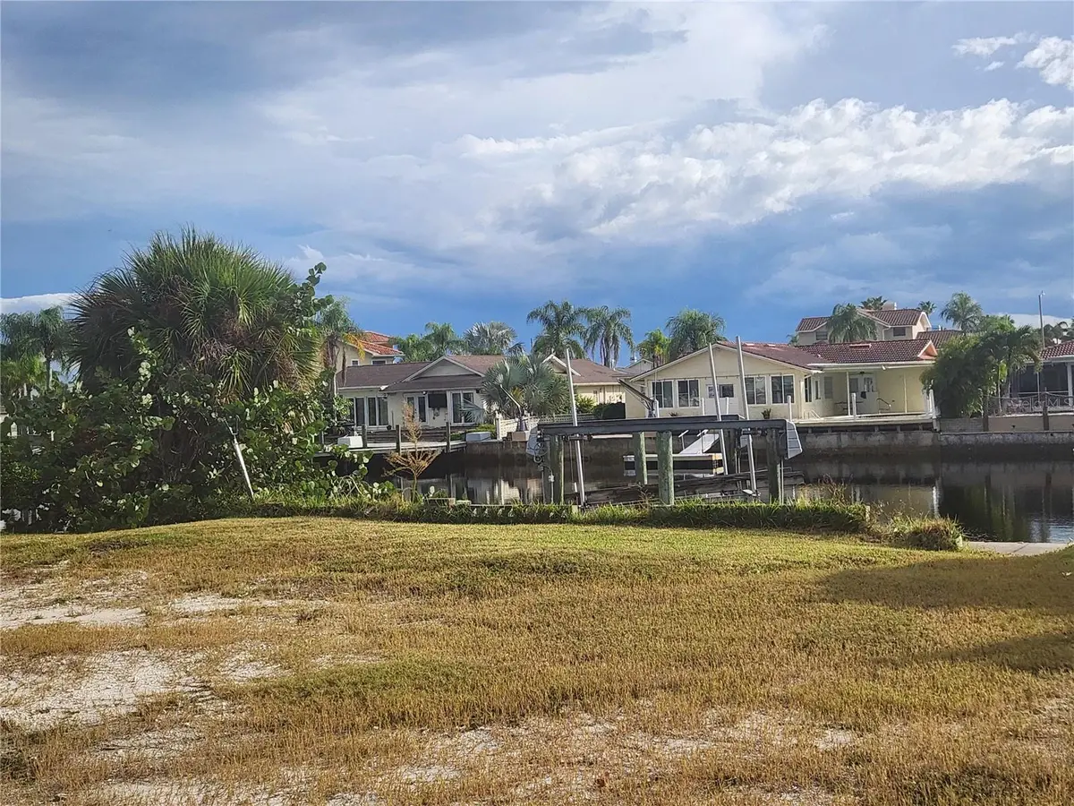 3532 FLORAMAR TER, New Port Richey, FL 34652