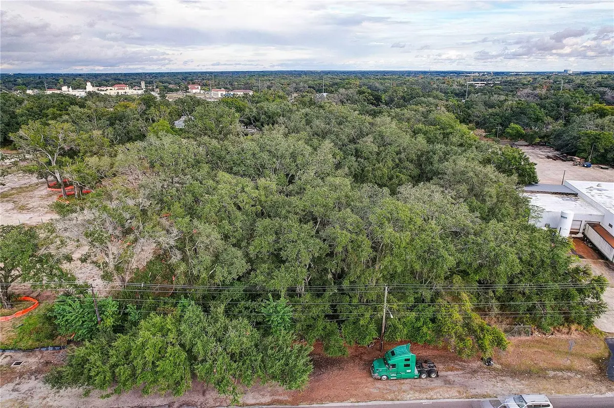 6905 & 6907 ROWLETT PARK DR, Tampa, FL 33610