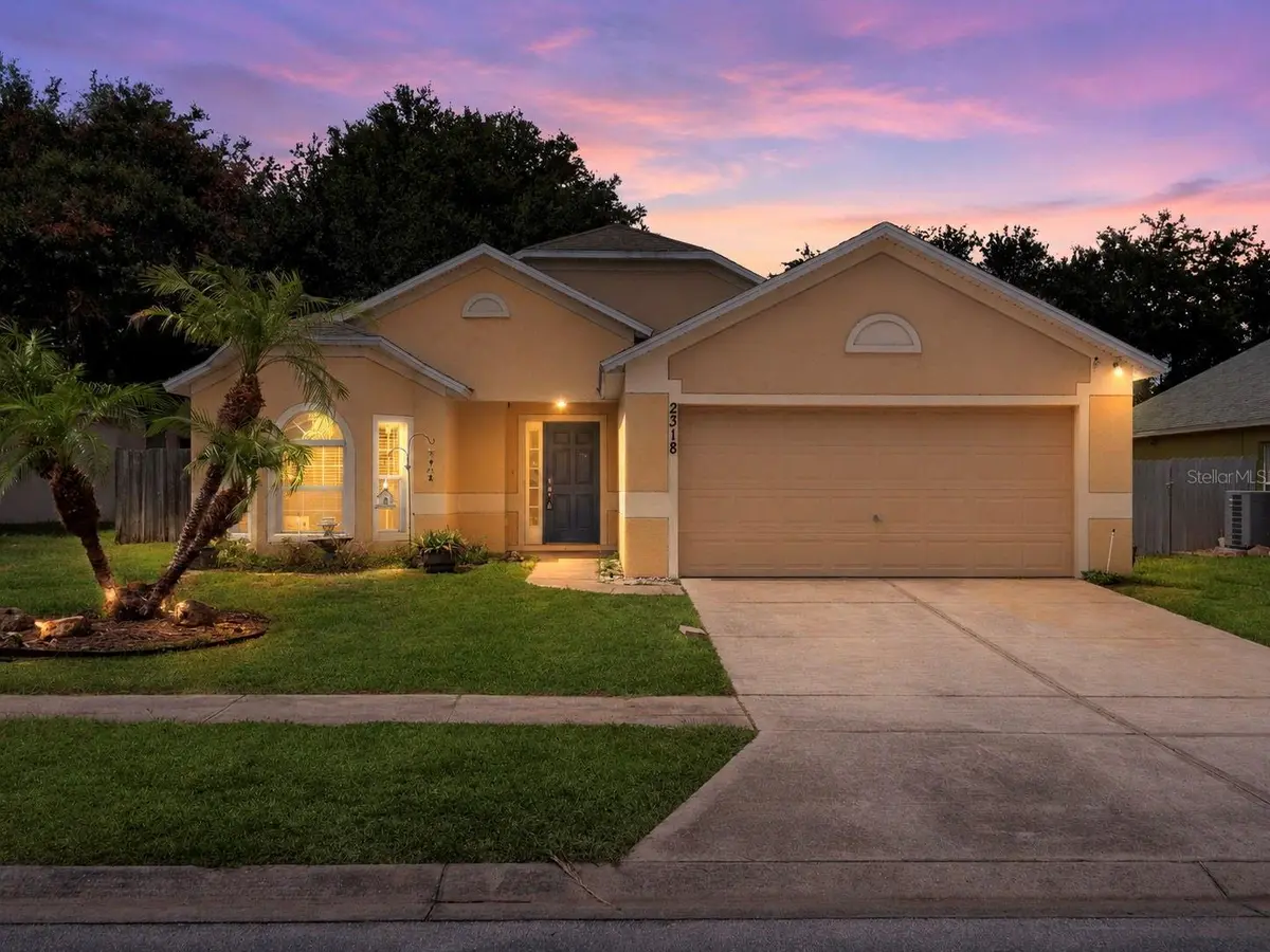 2318 BARONS CT, Tavares, FL 32778