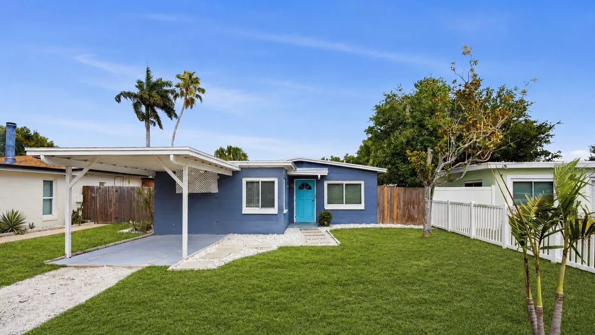 664 GRAY ST S, St Petersburg, FL 33707