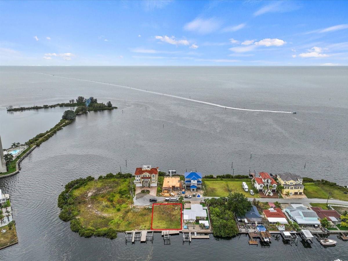 6200 LONNIE LEE LN, Hudson, FL 34667
