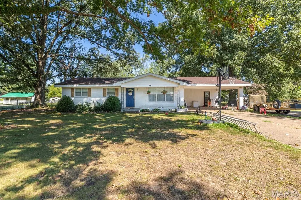389 Kathy LN, Poplar Bluff, MO 63901