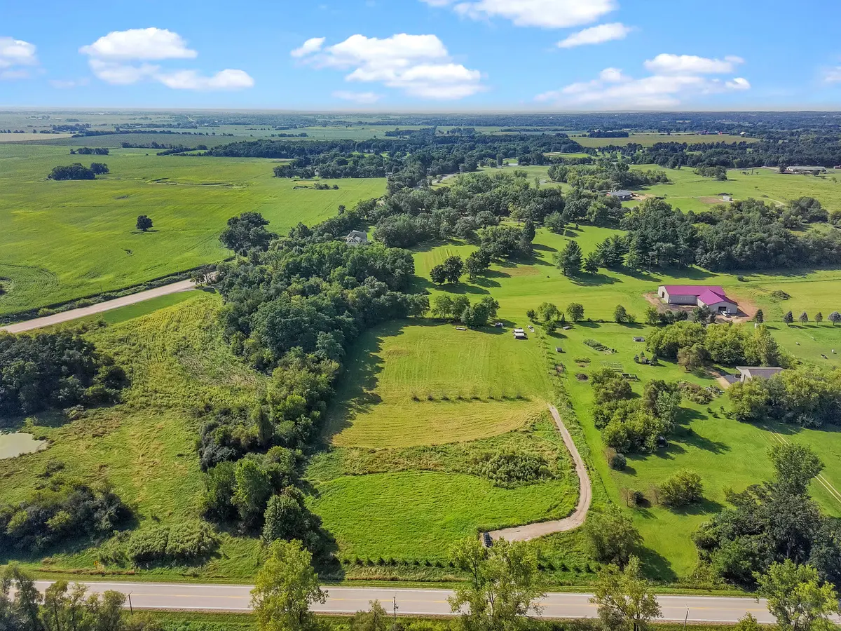 17107 Oak Grove RD, Harvard, IL 60033