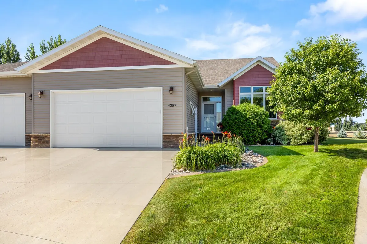 4357 Coventry DR S, Fargo, ND 58104