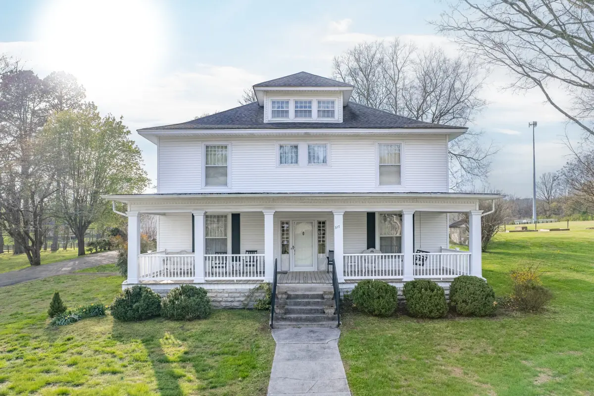317 N Main St, Cornersville, TN 37047