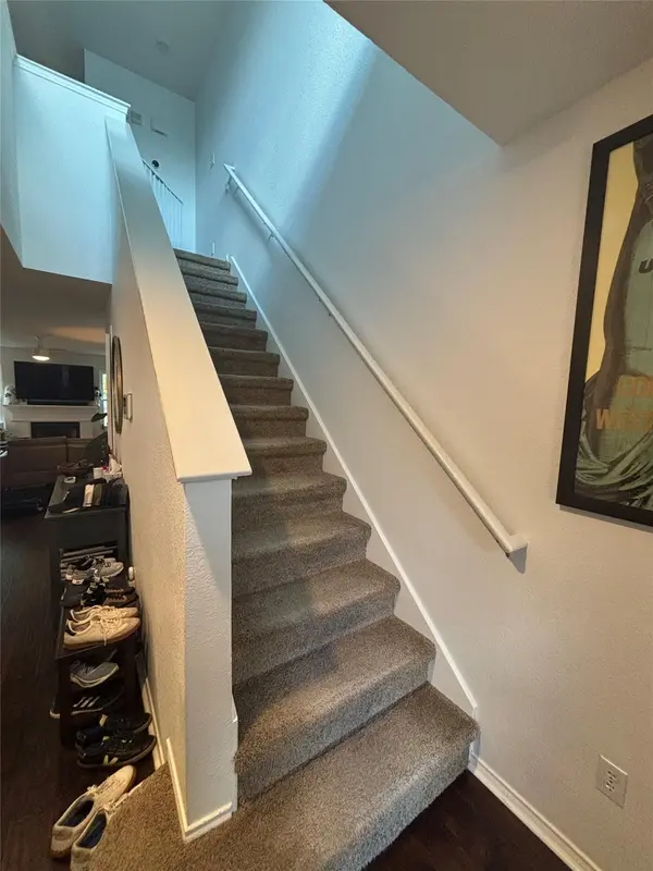 1200 Tetbury LN, Austin, TX 78748