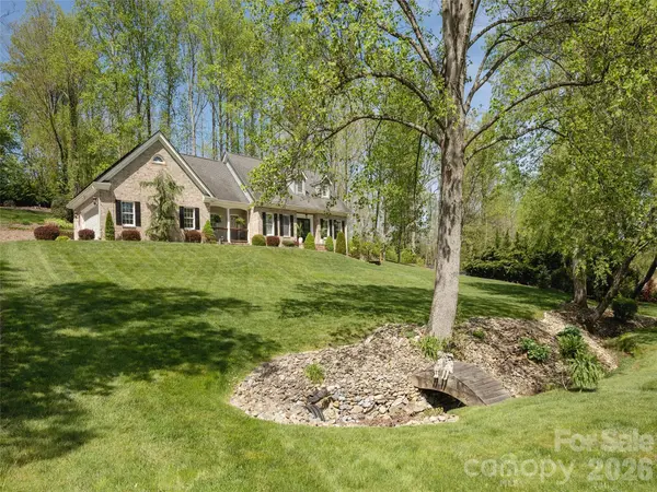 514 Whispering Hills DR, Hendersonville, NC 28792
