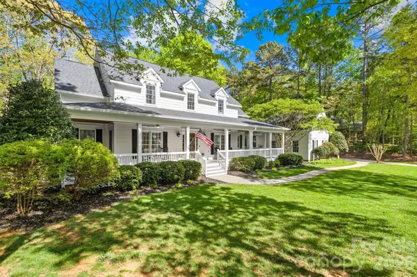 8830 Bluestone Bay CT, Sherrills Ford, NC 28673