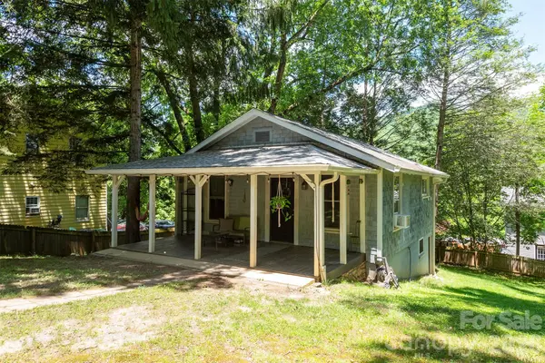 14 Border ST, Black Mountain, NC 28711
