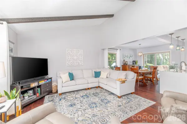 115 Hazelview DR, Waynesville, NC 28786