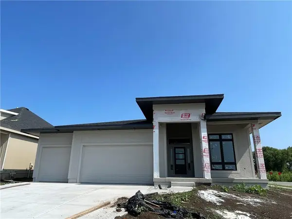 15286 W 161st ST, Olathe, KS 66062