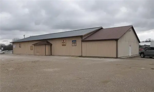 3801 S Santa Fe AVE, Chanute, KS 66720