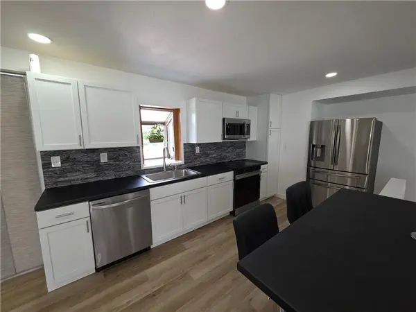 1704 S State Route 291 HWY, Independence, MO 64057