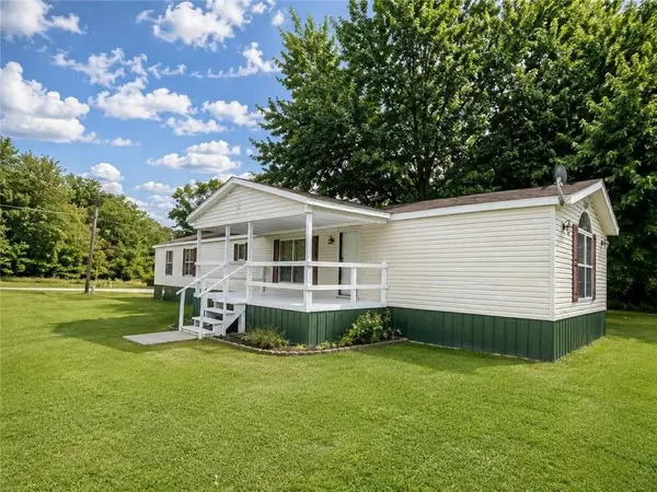 809 W 9th ST, Baxter Springs, KS 66713