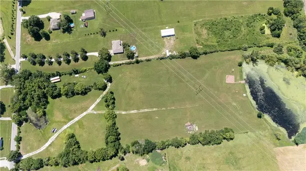 3850 SE Doc Henry RD, Lee's Summit, MO 64082