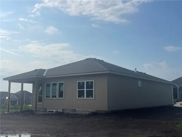 15446 W 161st ST, Olathe, KS 66062