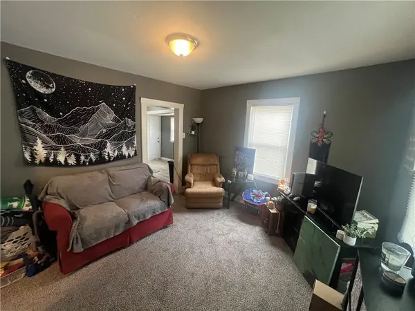 2905 E 61st ST, Kansas City, MO 64130