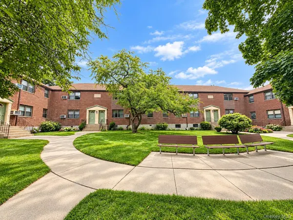 57-48 246th CRES #C8, Little Neck, NY 11362