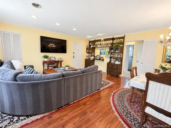 57-48 246th CRES #C8, Little Neck, NY 11362