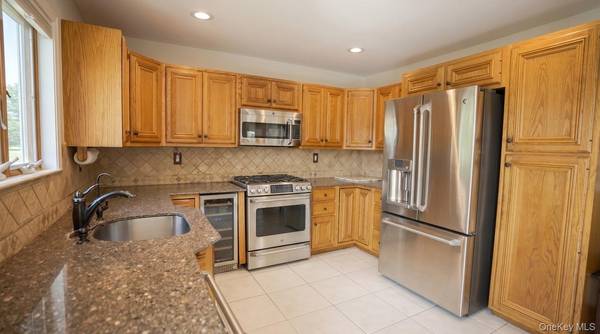 265 Weidner AVE, Oceanside, NY 11572
