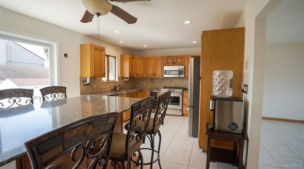 265 Weidner AVE, Oceanside, NY 11572