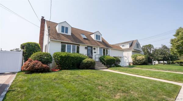 265 Weidner AVE, Oceanside, NY 11572