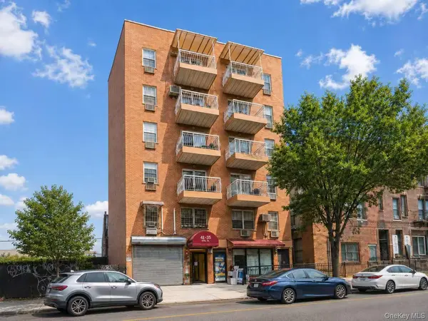 4135 67 ST, Woodside, NY 11377