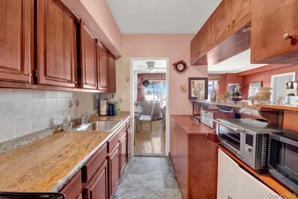 4 Fordham Hill OVAL #16C, Bronx, NY 10468