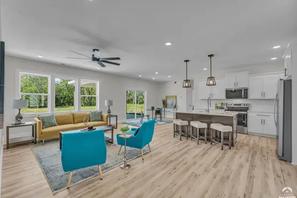 413 Rockers DR, Baldwin City, KS 66006