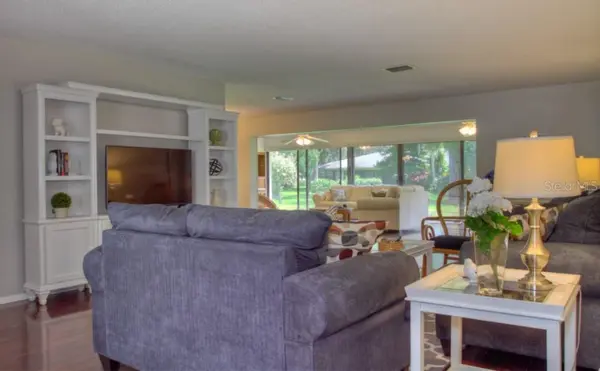 7093 FAIRWAY BEND LN, Sarasota, FL 34243