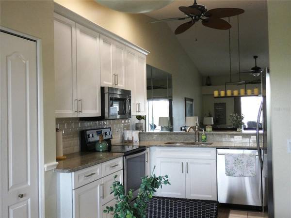 4639 CHAPEL HILL DR #2924, Sarasota, FL 34238