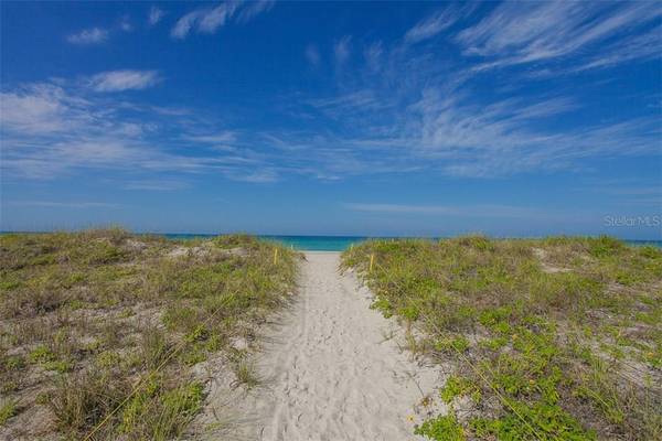 2319 HARBOUR OAKS DR, Longboat Key, FL 34228