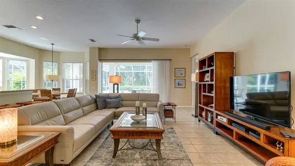 6920 LENNOX PL, University Park, FL 34201