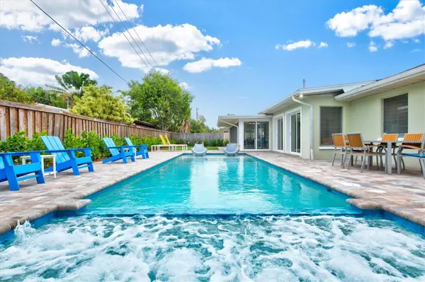 2473 DAVIS BLVD, Sarasota, FL 34237