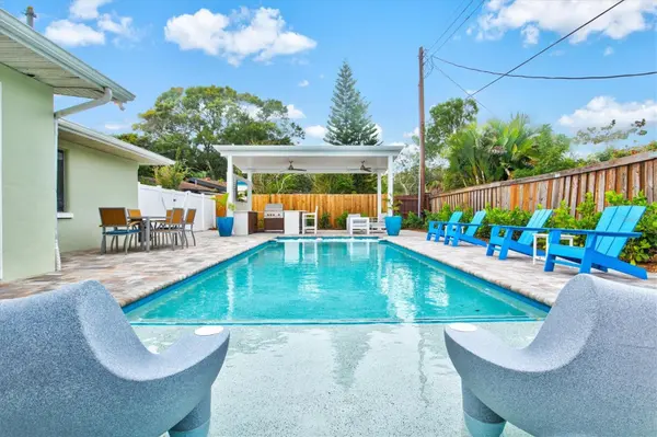 2473 DAVIS BLVD, Sarasota, FL 34237