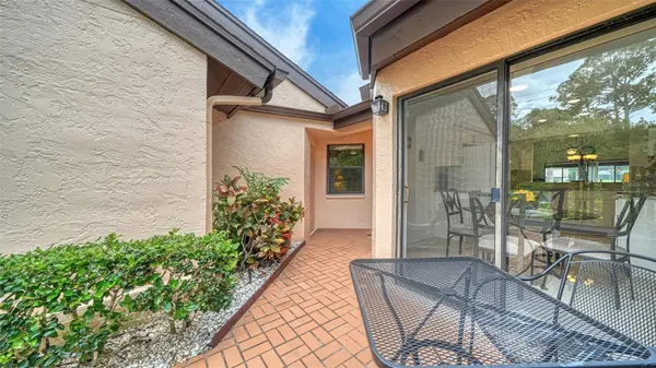 6281 TIMBERLAKE DR #H6, Sarasota, FL 34243