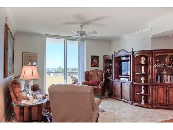 800 N. TAMIAMI TRAIL #303, Sarasota, FL 34236