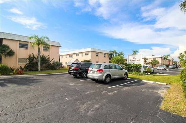 460 BASE AVE E #125, Venice, FL 34285