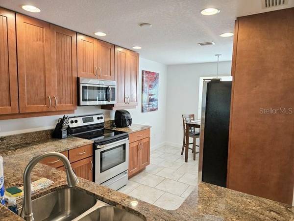 6618 7TH AVENUE CIR W #1404, Bradenton, FL 34209