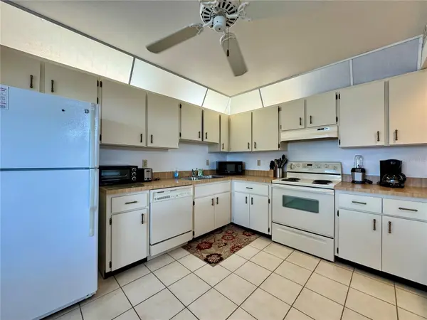 5400 34TH ST W #12H, Bradenton, FL 34210