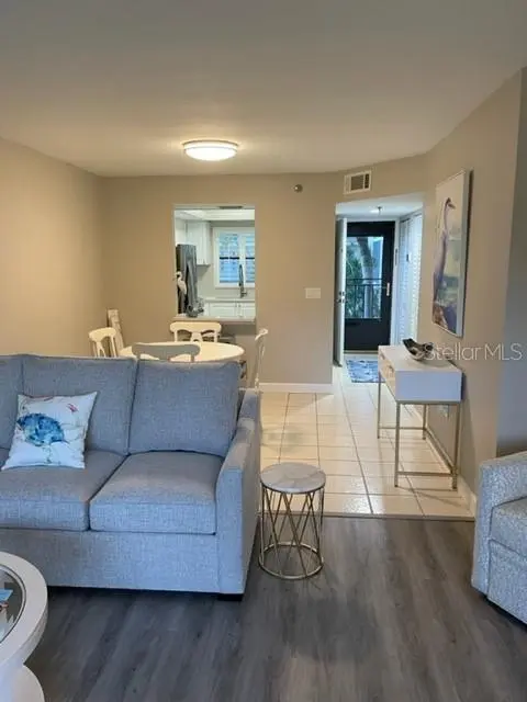 1001 BENJAMIN FRANKLIN DR #212, Sarasota, FL 34236