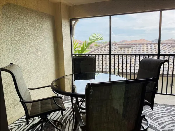 5664 PALMER CIR #202, Bradenton, FL 34211