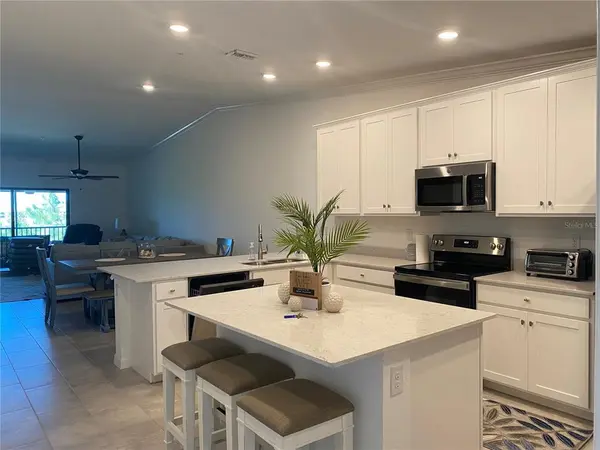5664 PALMER CIR #202, Bradenton, FL 34211